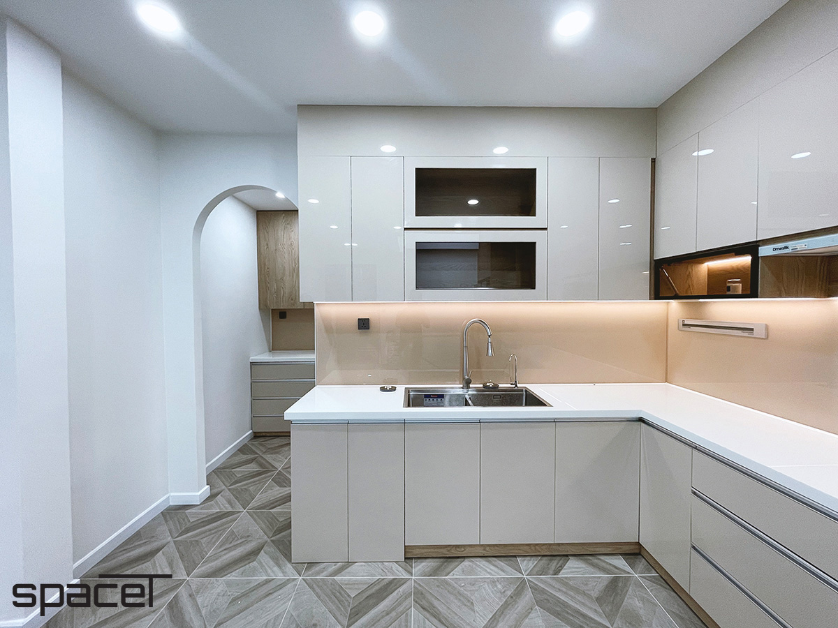 Phòng bếp, phong cách hiện đại Modern, hoàn thiện nội thất, nhà phố Quận 10.