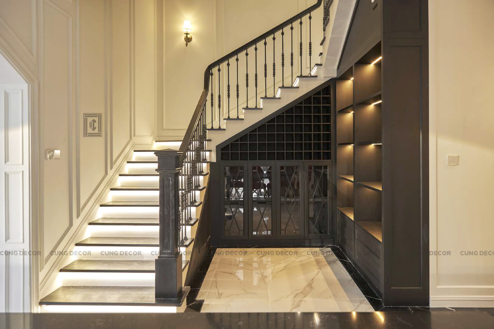 Hoàn thiện nội thất khu vực cầu thang Biệt thự Sol Villas TP Thủ Đức phong cách Tân cổ điển Neo Classic