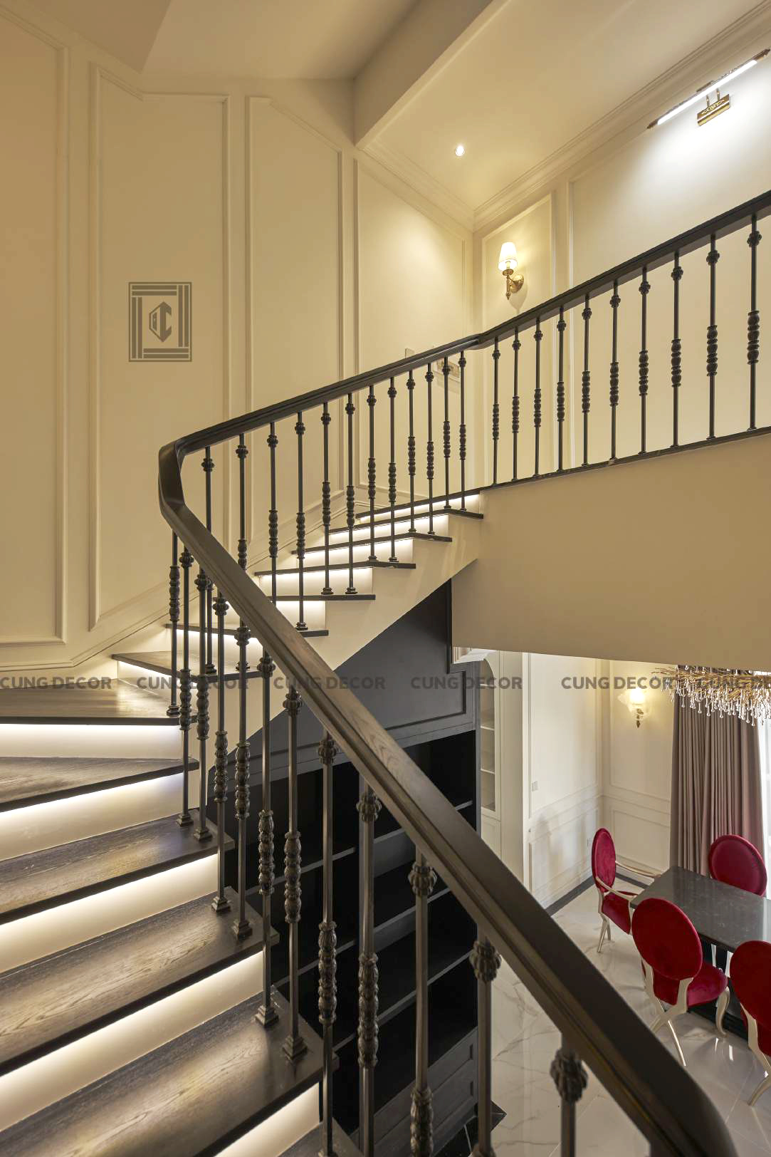 Hoàn thiện nội thất khu vực cầu thang Biệt thự Sol Villas TP Thủ Đức phong cách Tân cổ điển Neo Classic