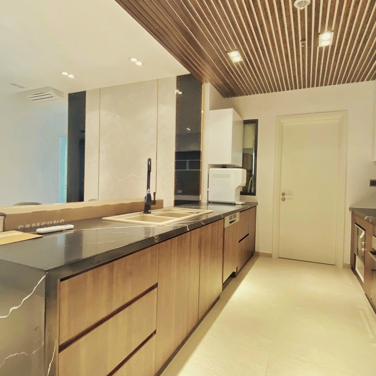 Hoàn thiện nội thất phòng bếp Căn hộ Masteri Thảo Điền phong cách Hiện đại Modern