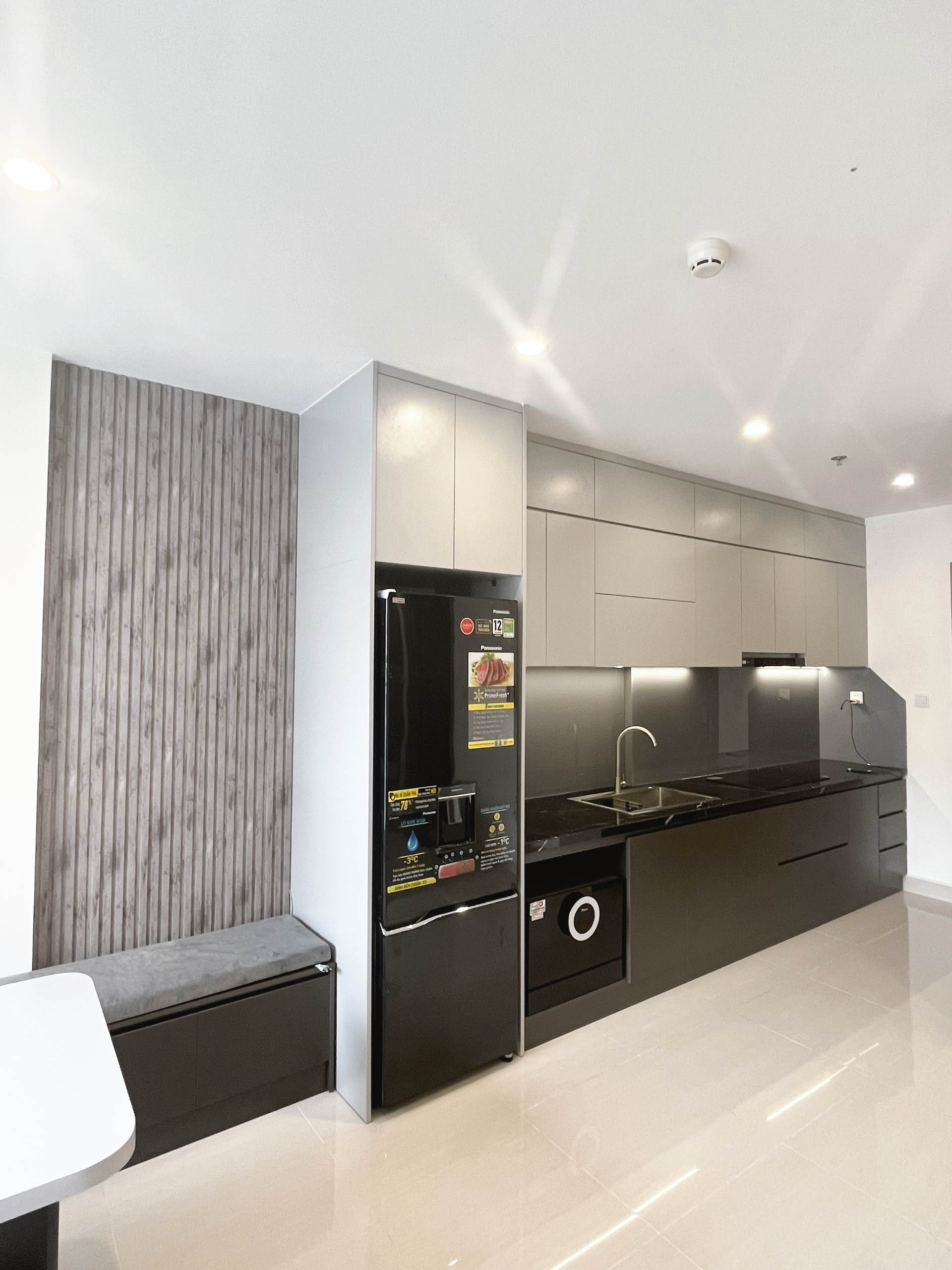 Hoàn thiện nội thất phòng bếp Căn hộ The Origami Quận 9 phong cách Hiện đại Modern