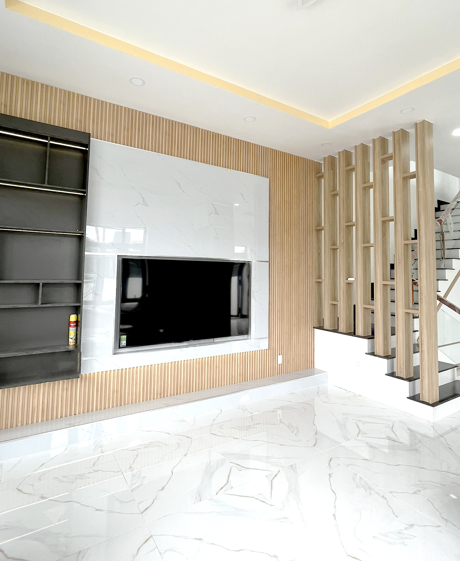 Hoàn thiện nội thất phòng khách tầng trệt Nhà phố Đồng Nai phong cách Hiện đại Modern