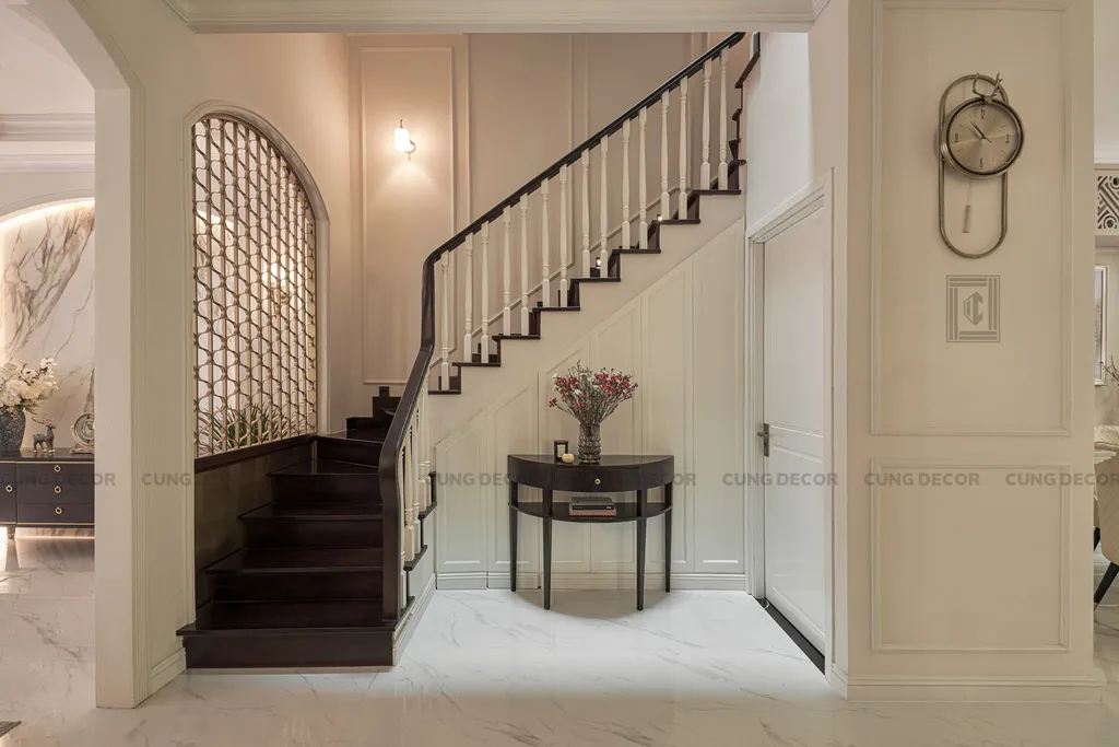 Hoàn thiện nội thất khu vực cầu thang Nhà phố liền kề Lakeview City phong cách Bán cổ điển