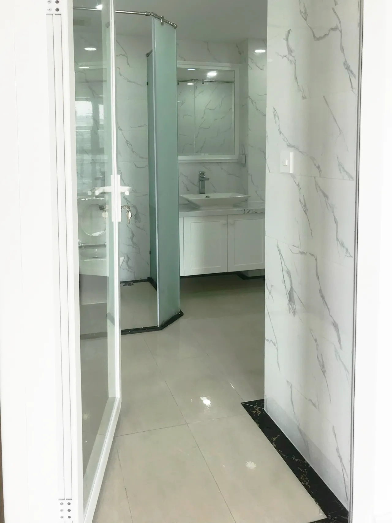 Hoàn thiện nội thất phòng tắm, nhà vệ sinh Căn hộ Masteri Bến Vân Đồn phong cách Tân cổ điển Neo Classic