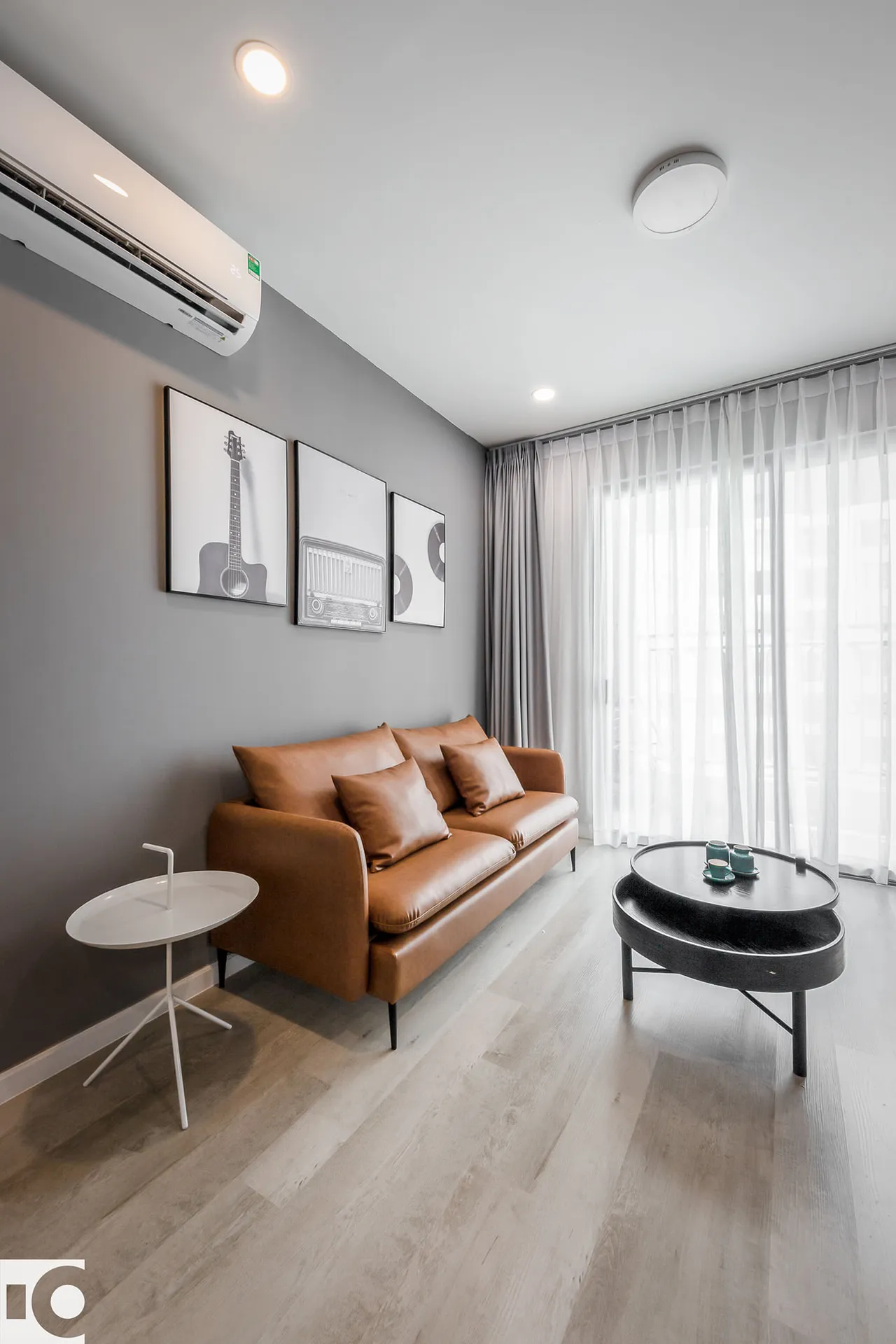 Hoàn thiện nội thất phòng khách Căn hộ Saigon Royal Quận 4 phong cách Tối giản Minimalist