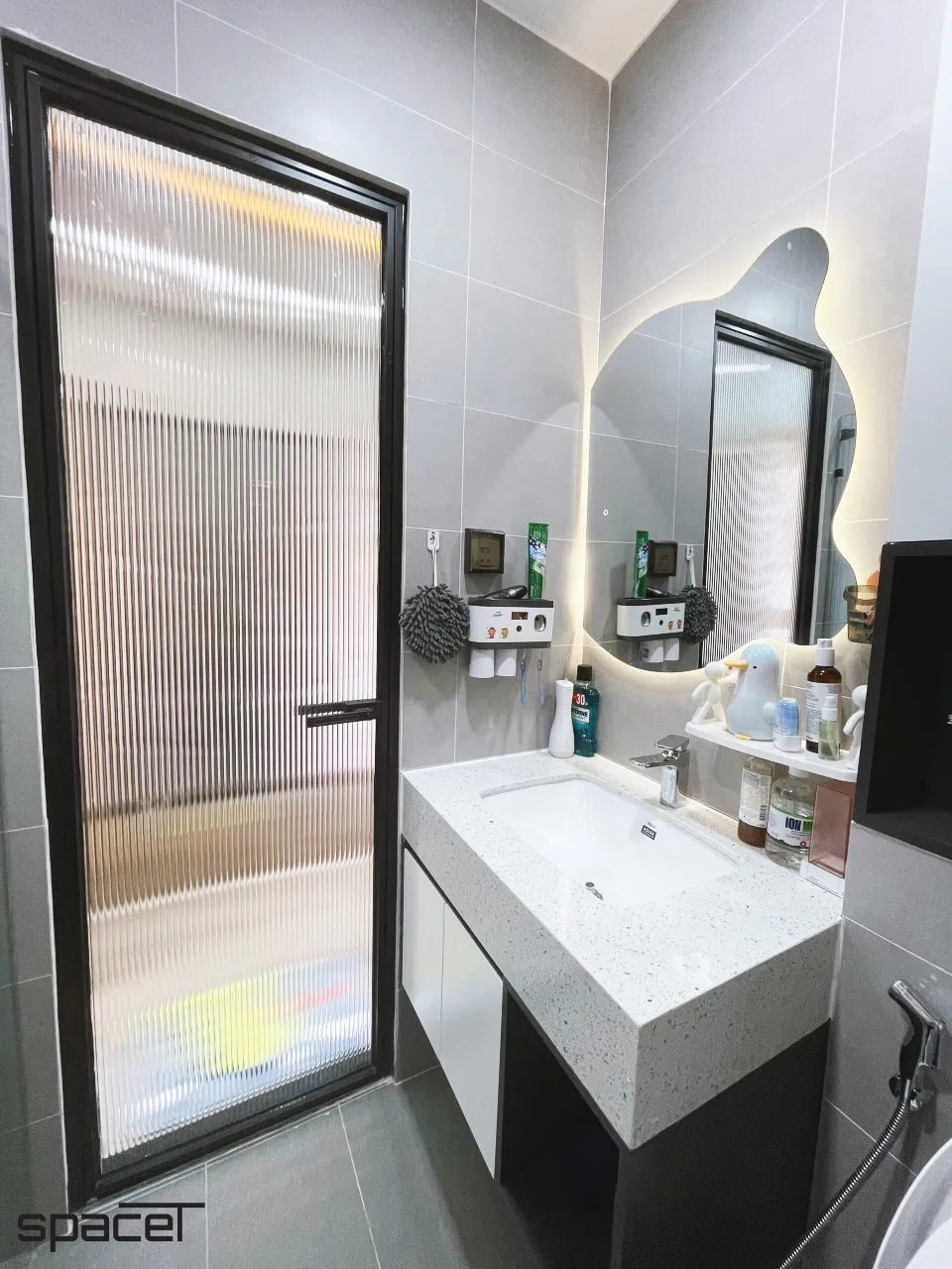 Hoàn thiện nội thất phòng tắm, nhà vệ sinh nhà phố Quận 12 phong cách hiện đại Modern