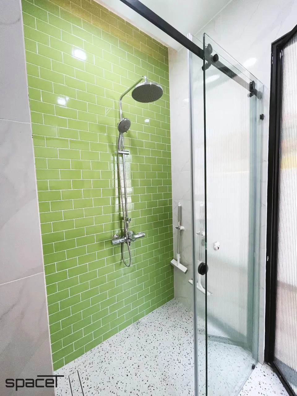 Hoàn thiện nội thất phòng tắm, nhà vệ sinh nhà phố Quận 12 phong cách hiện đại Modern