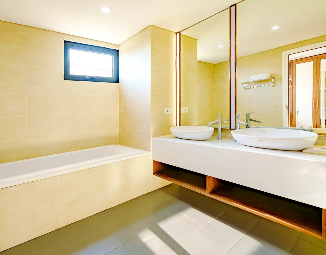 Hoàn thiện nội thất phòng tắm Biệt thự ven sông 1800m2 phong cách Hiện đại Modern