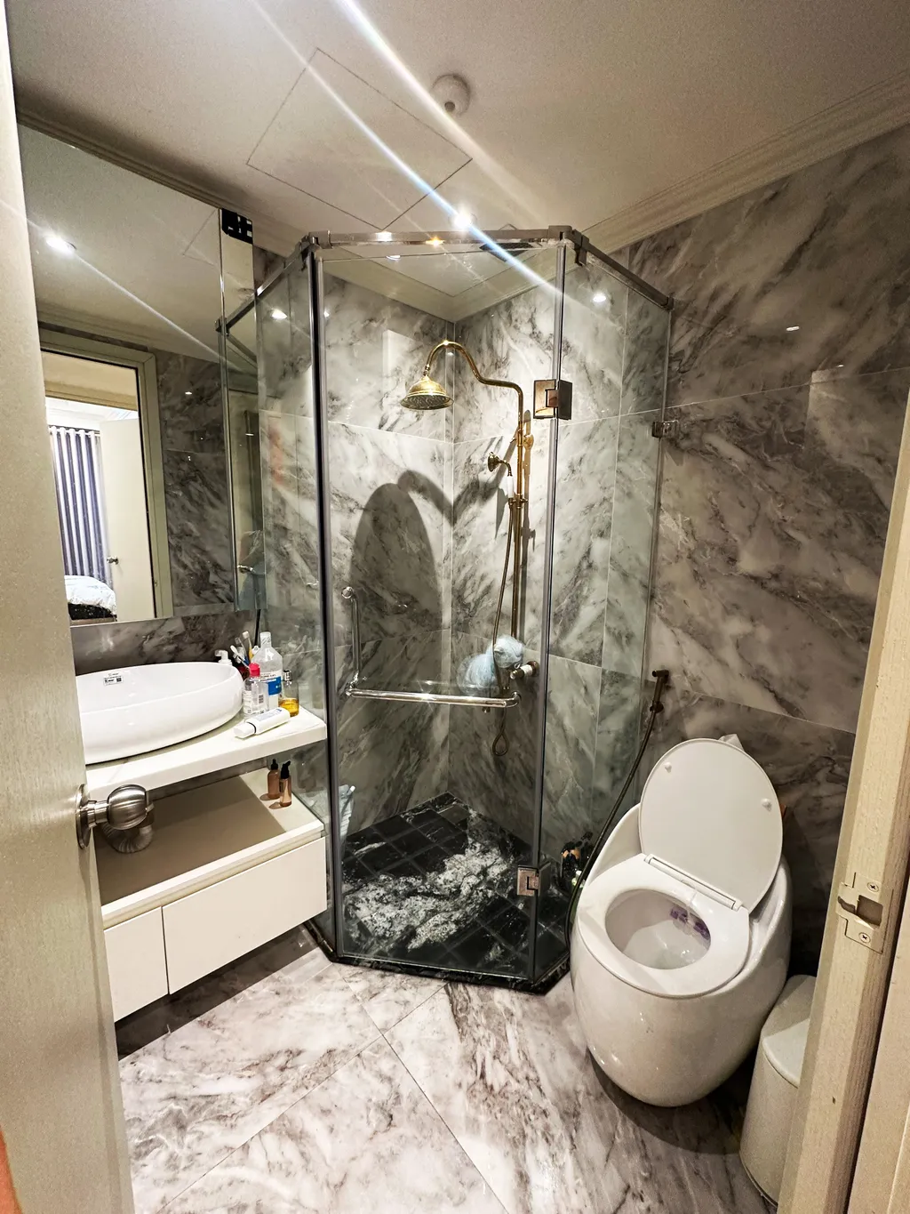  Phòng tắm - Căn hộ RiverGate Quận 4 - Phong cách Neo Classic 