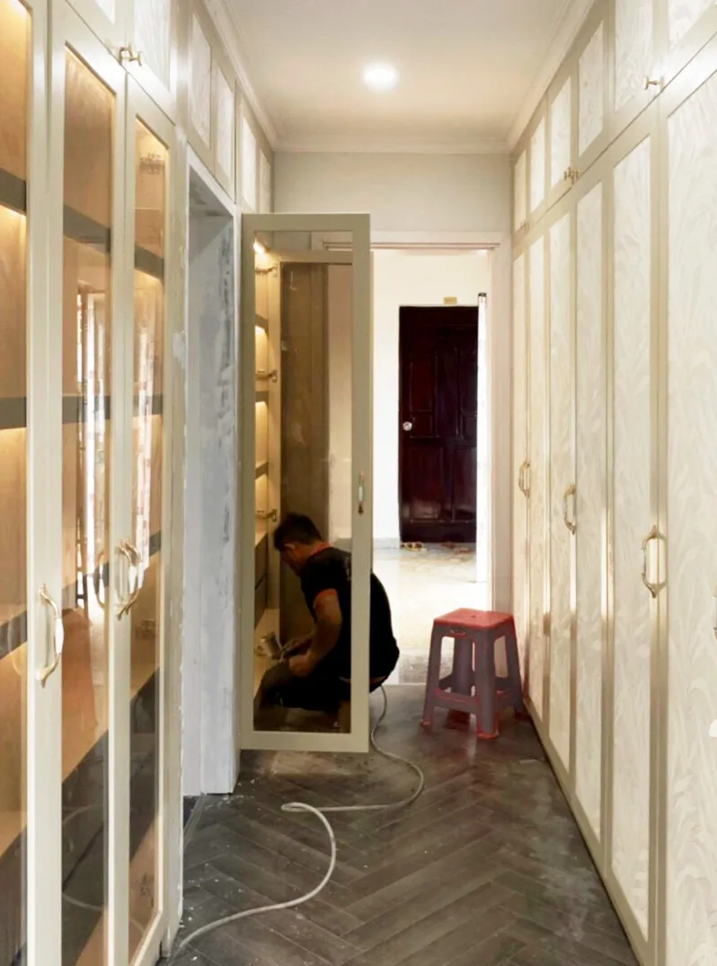 Hoàn thiện nội thất phòng thay đồ Nhà phố Thủ Đức phong cách tân cổ điển Neo Classic