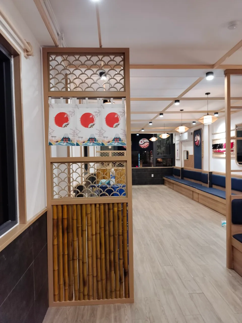 Hoàn thiện nội thất Nhà hàng Sushi Way Quận 3