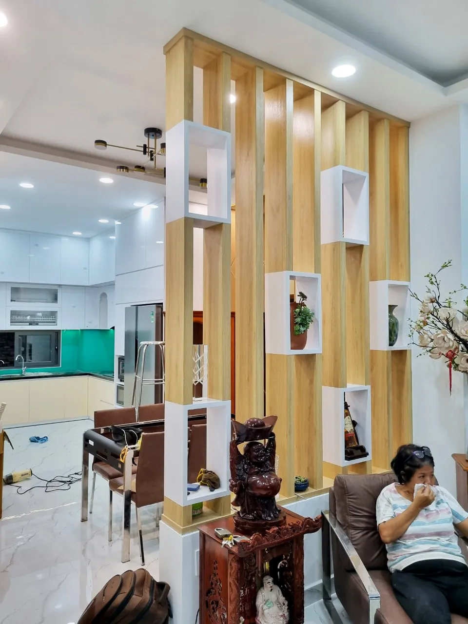 Hoàn thiện nội thất phòng khách nhà phố Vĩnh Viễn Quận 10 mang phong cách Modern Hiện đại