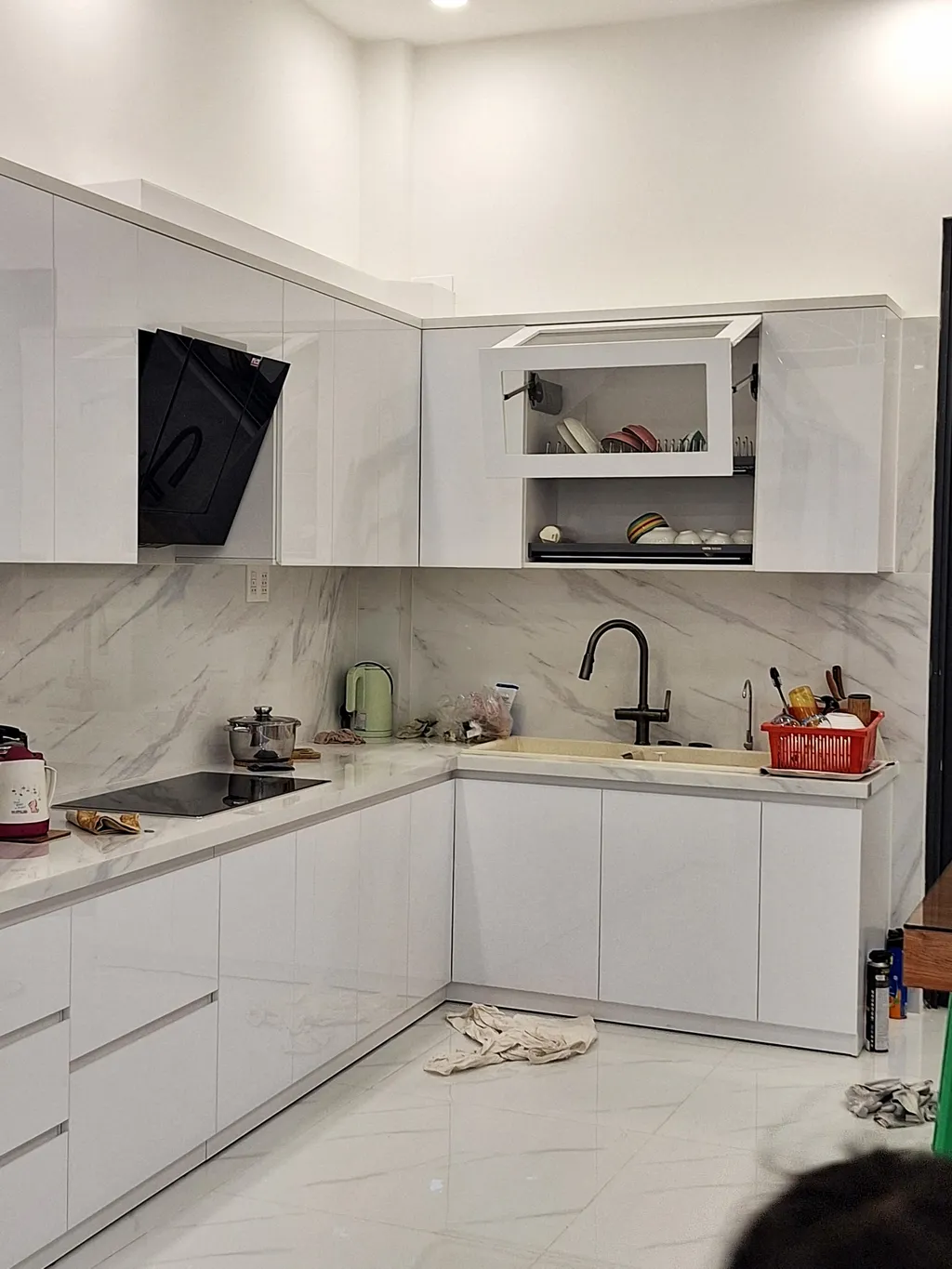 Cải tạo và hoàn thiện nội thất phòng bếp nhà phố Tân Phú phong cách Modern hiện đại