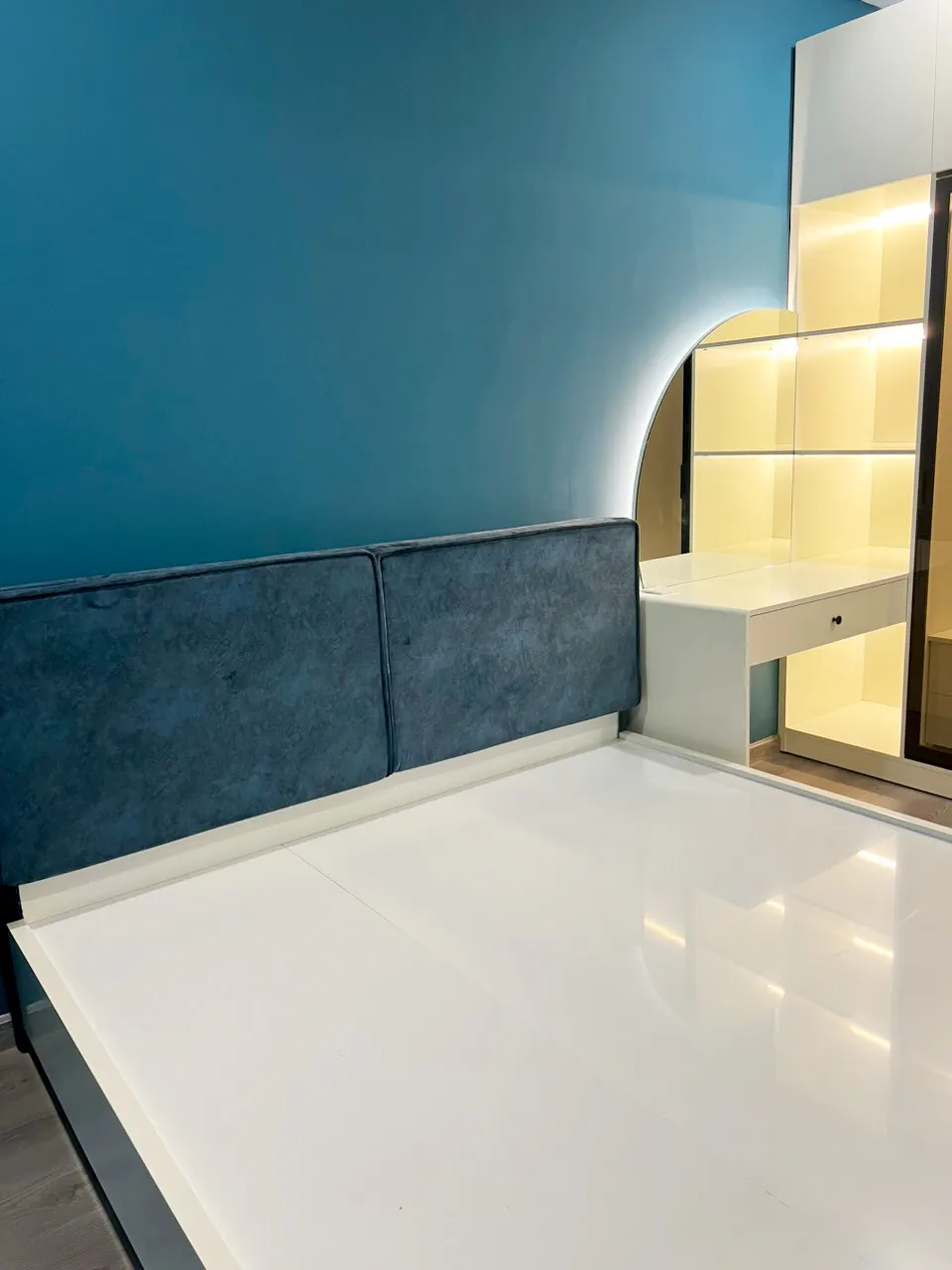 Hoàn thiện nội thất phòng ngủ Căn hộ chung cư Celadon Tân Phú 95m2 mang phong cách Color Block