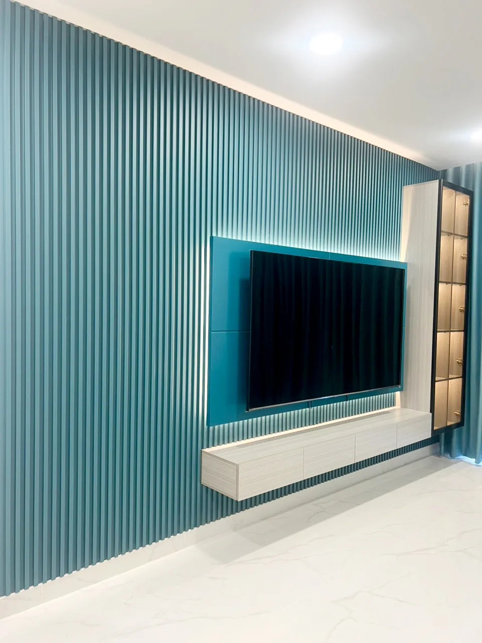 Hoàn thiện nội thất phòng khách Căn hộ chung cư Celadon Tân Phú 95m2 mang phong cách Color Block
