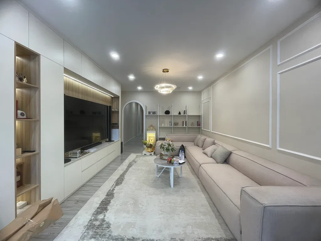 Công trình hoàn thiện nội thất phòng khách cho nhà phố 1 trệt 3 lầu Đặng Thai Mai theo phong cách Modern