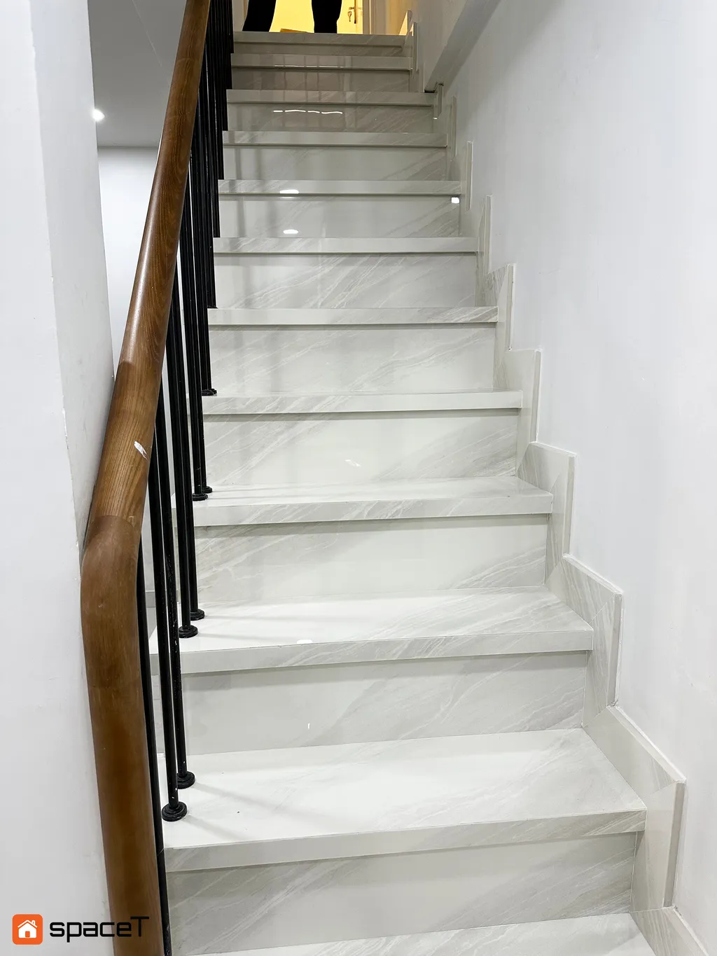 Hoàn thiện cầu thang Nhà phố Hồ Văn Huê, Q. Phú Nhuận - Phong cách Minimalist