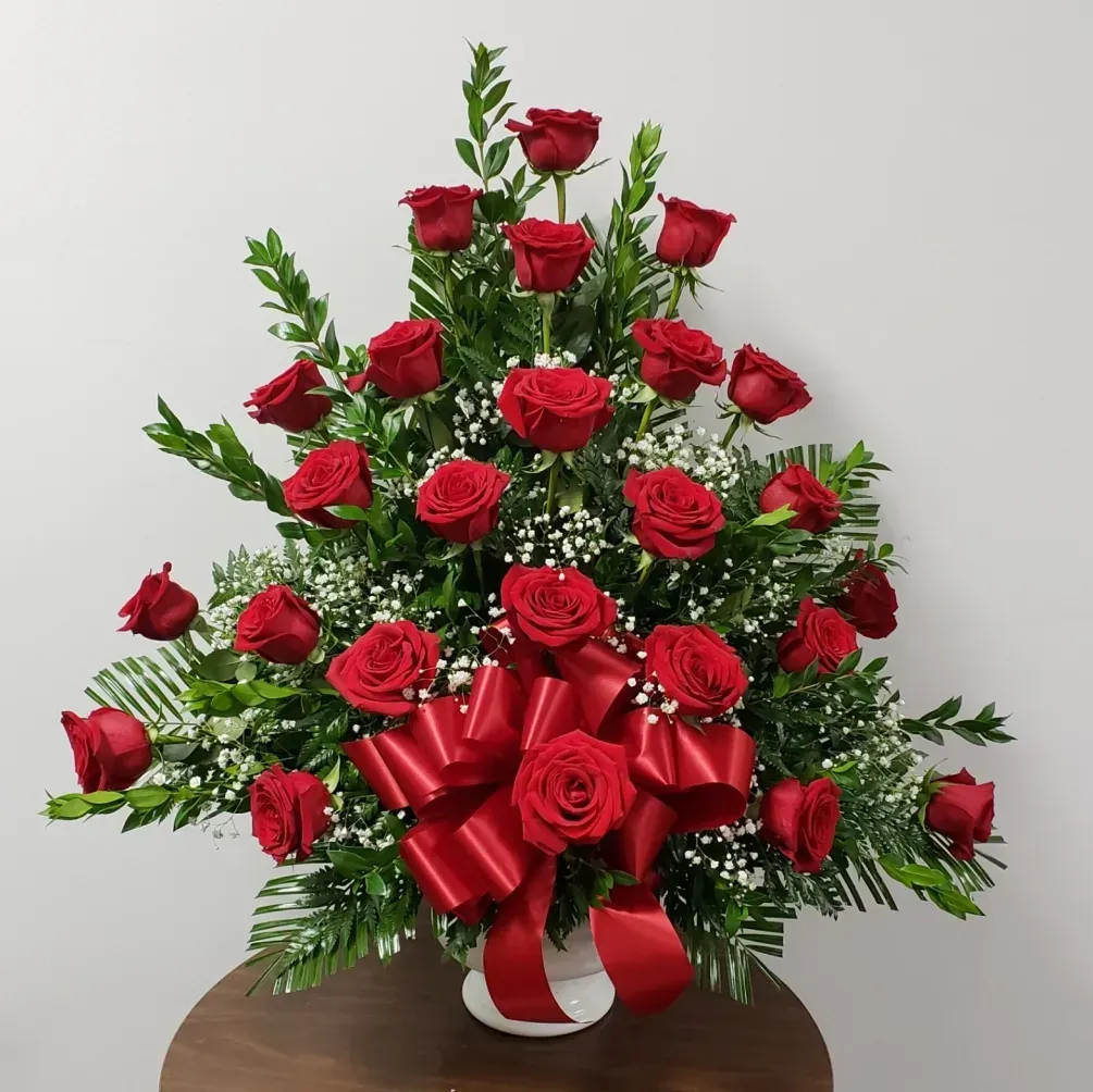 Mẫu cắm hoa hồng phù hợp cho trang trí nhà hoặc làm quà cho nhiều dịp đặc biệt