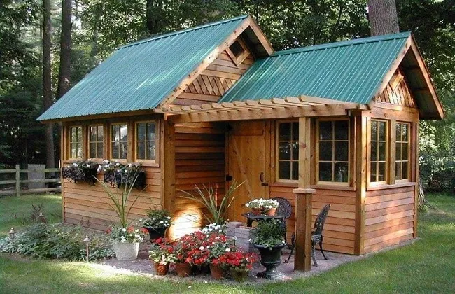 Mẫu nhà gỗ mini sân vườn bằng gỗ tự nhiên độc đáo