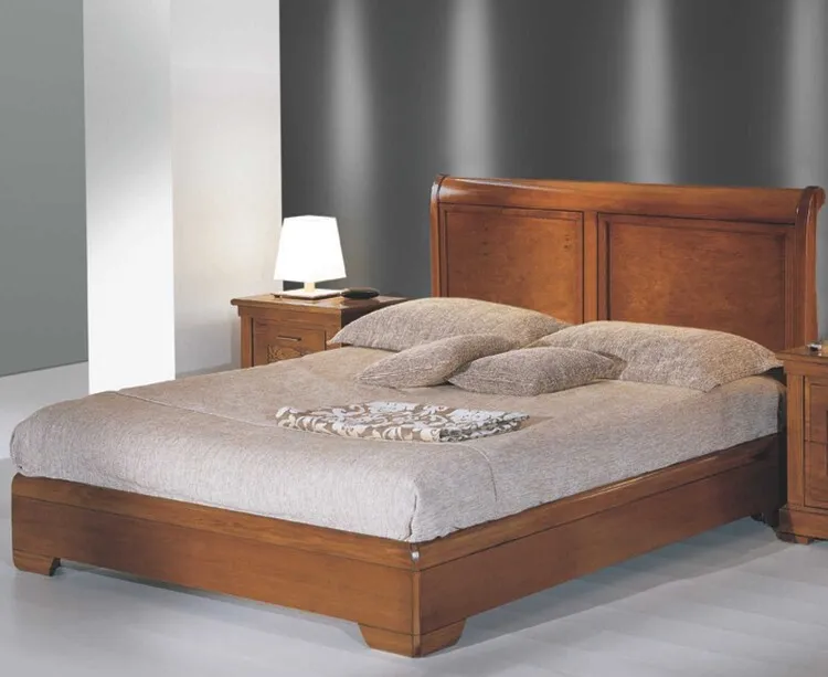 Chất liệu gỗ chắc chắn, màu gỗ tươi, vân gỗ đẹp khiến không gian phòng ngủ thêm ấm cúng.