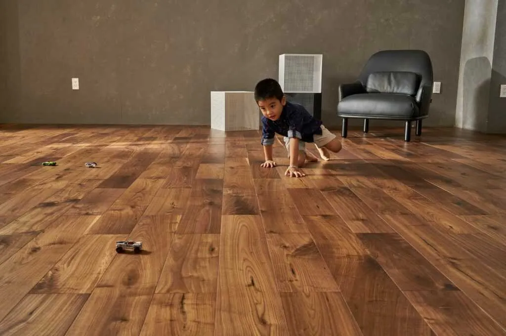 Mẫu sàn gỗ đẹp, an toàn cho không gian phòng khách