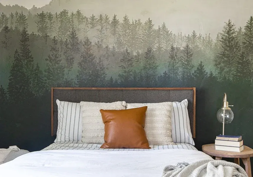 Vẽ tranh tường chủ đề thiên nhiên yên bình cho phòng ngủ
