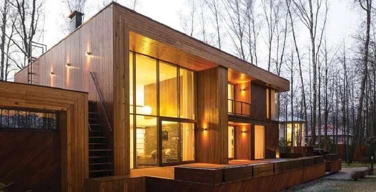 Với đặc tính cứng, bền, chống chịu thời tiết tốt, gỗ lim làm vật liệu ốp ngoài trời hoàn hảo cho các căn nhà hiện đại. 