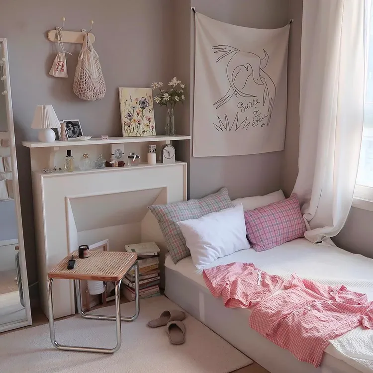 Bố trí nội thất không gian phòng ngủ Hàn Quốc nhỏ gọn, sở hữu tầm nhìn đẹp, mang lại trải nghiệm tốt nhất cho người ở.