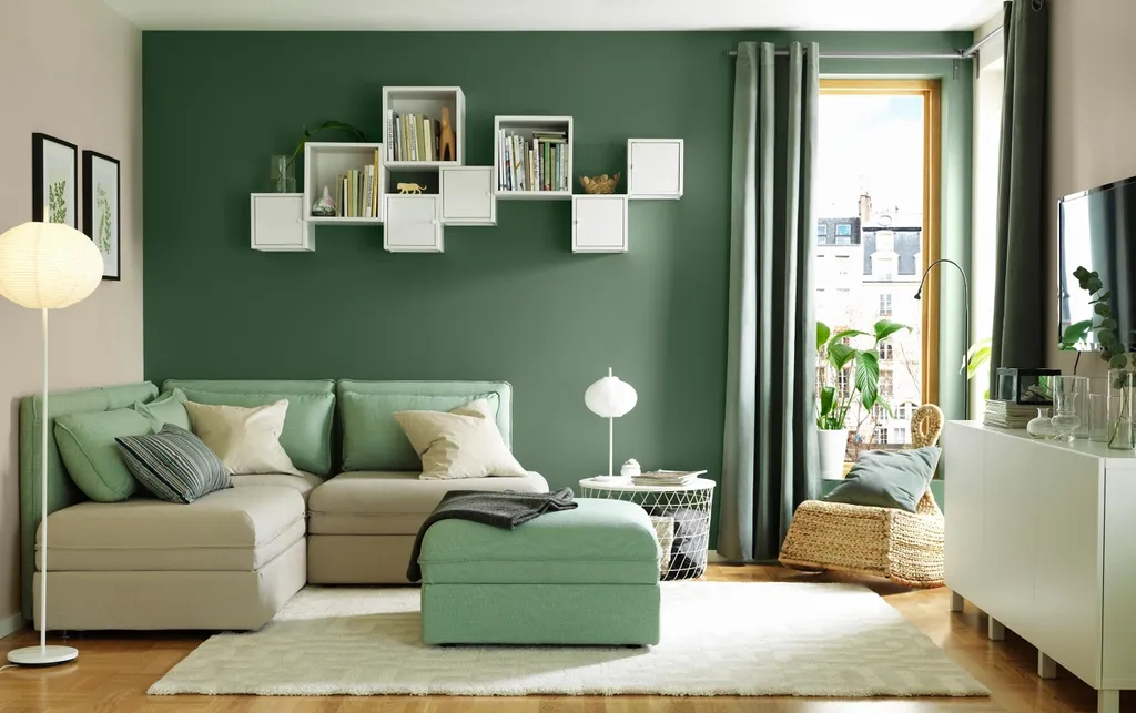 Thiết kế phòng khách gia đình với tường màu xanh bạc hà tươi mát
