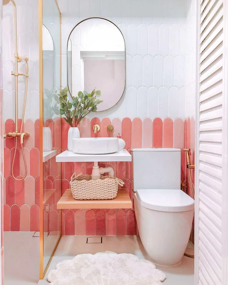 Mẫu thiết kế nhà tắm nổi bật với tông hồng bắt mắt