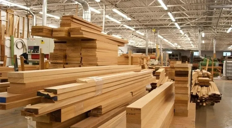 Sản xuất ván gỗ cao su cần trải qua quy trình chế tác kỹ càng chuyên nghiệp, đảm bảo tạo ra những tấm ván gỗ chất lượng.