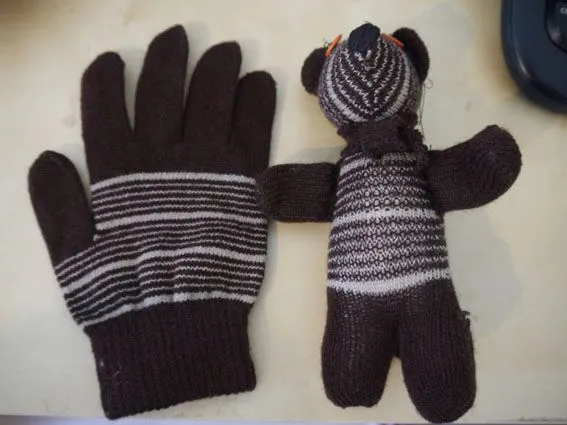 Gấu bông handmade làm từ găng tay cũ