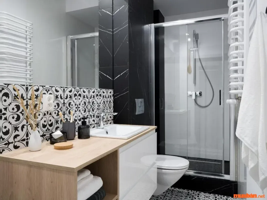 Phòng tắm 3m2 theo phong cách Indochine vừa sang trọng, vừa tiện nghi