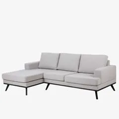 Sofa góc có đường nét vuông vức đơn giản, vải bọc cao cấp tông xám nhạt trang nhã.