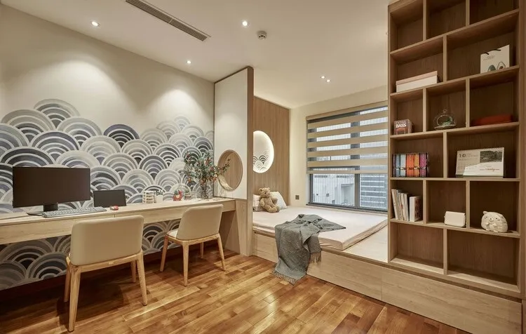 Hoa văn sóng nước được phối màu giữa tông lam đậm và trắng tạo vẻ đẹp hiện đại cho căn hộ theo phong cách Nhật