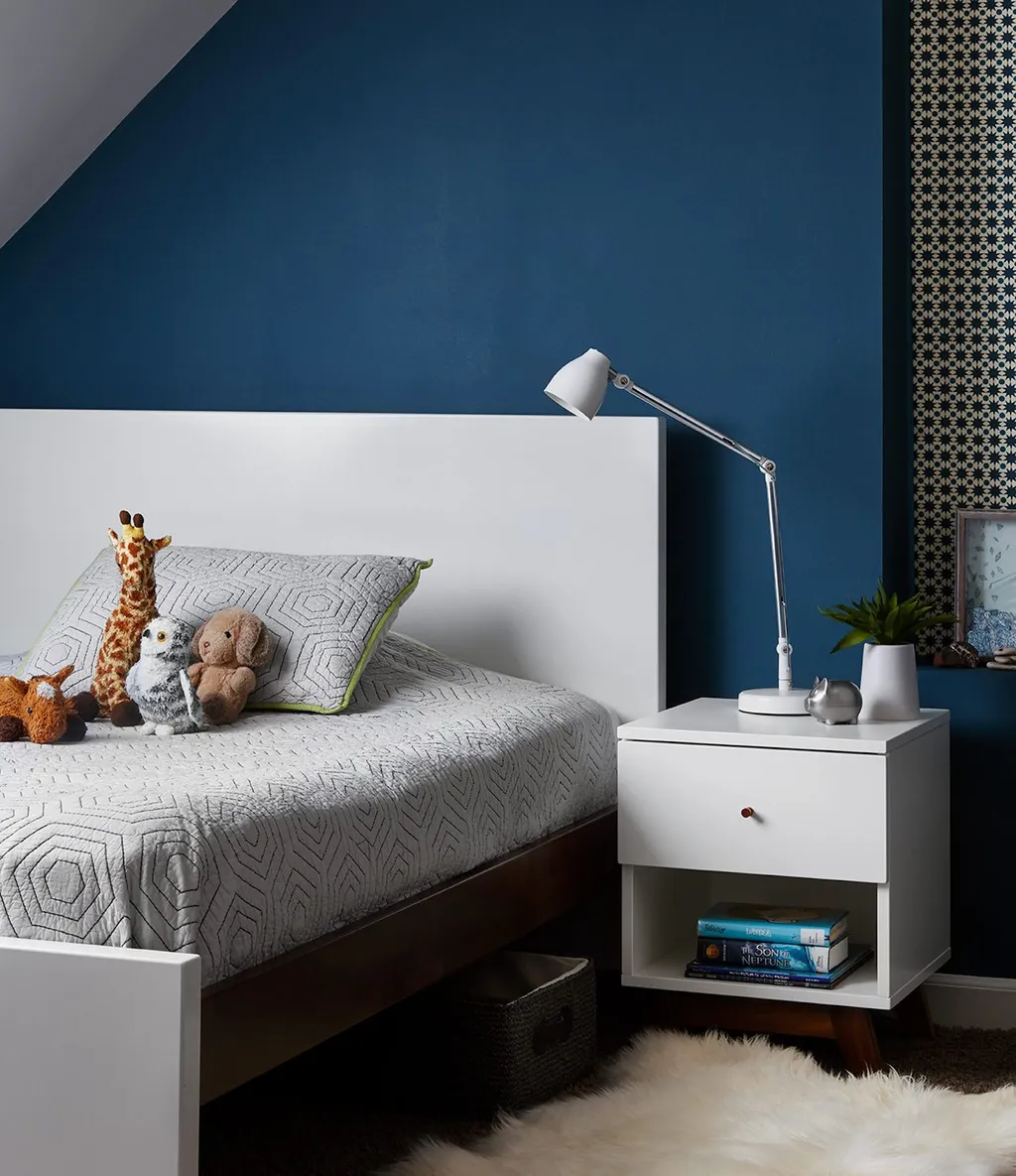 Màu sơn xanh dương rất được ưa chuộng cho phòng ngủ bé trai