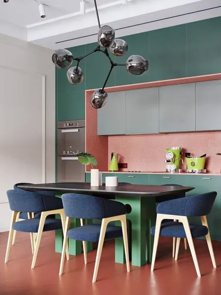 Tạo ấn tượng thị giác với việc kết hợp các gam màu rực rỡ trong không gian phòng ăn, nhà bếp