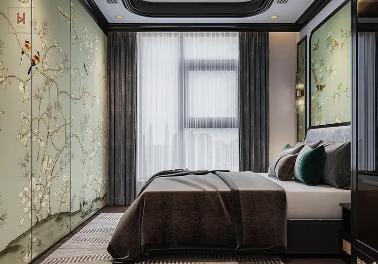 Tranh dán tường màu xanh ngọc với tông trầm và hoa văn mang đậm chất Á Đông tạo nên nét sang trọng cho phòng ngủ hiện đại.