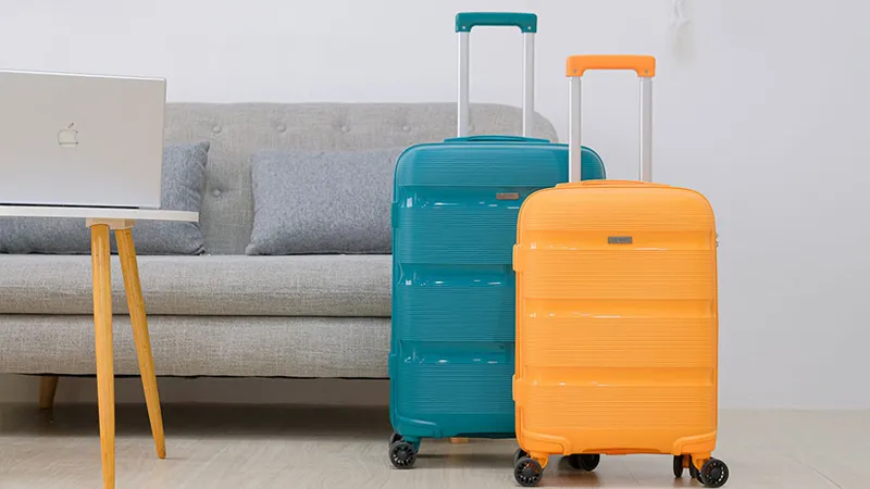 Nhựa ABS rất bền, không dễ bị móp méo nên được dùng để sản xuất vali