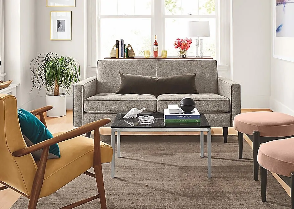 Không gian đi lại trong phòng khách cũng ảnh hưởng không nhỏ tới việc lựa chọn sofa phù hợp.
