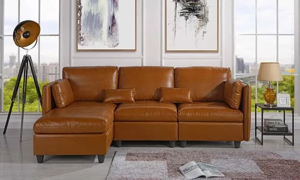 Sofa da nâu mang lại nét cổ điển cho không gian phòng khách