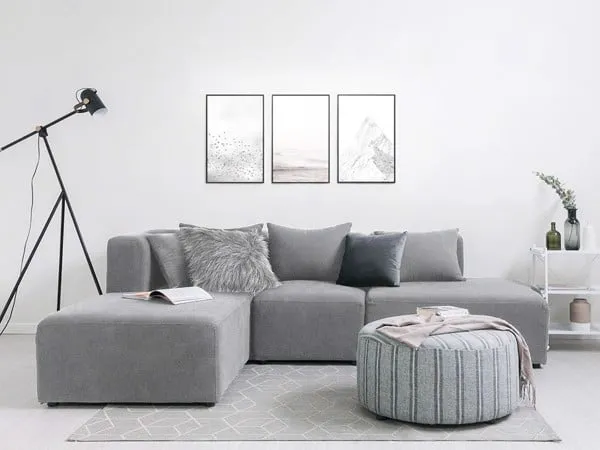 Sofa góc lớn bọc vải xám trung tính