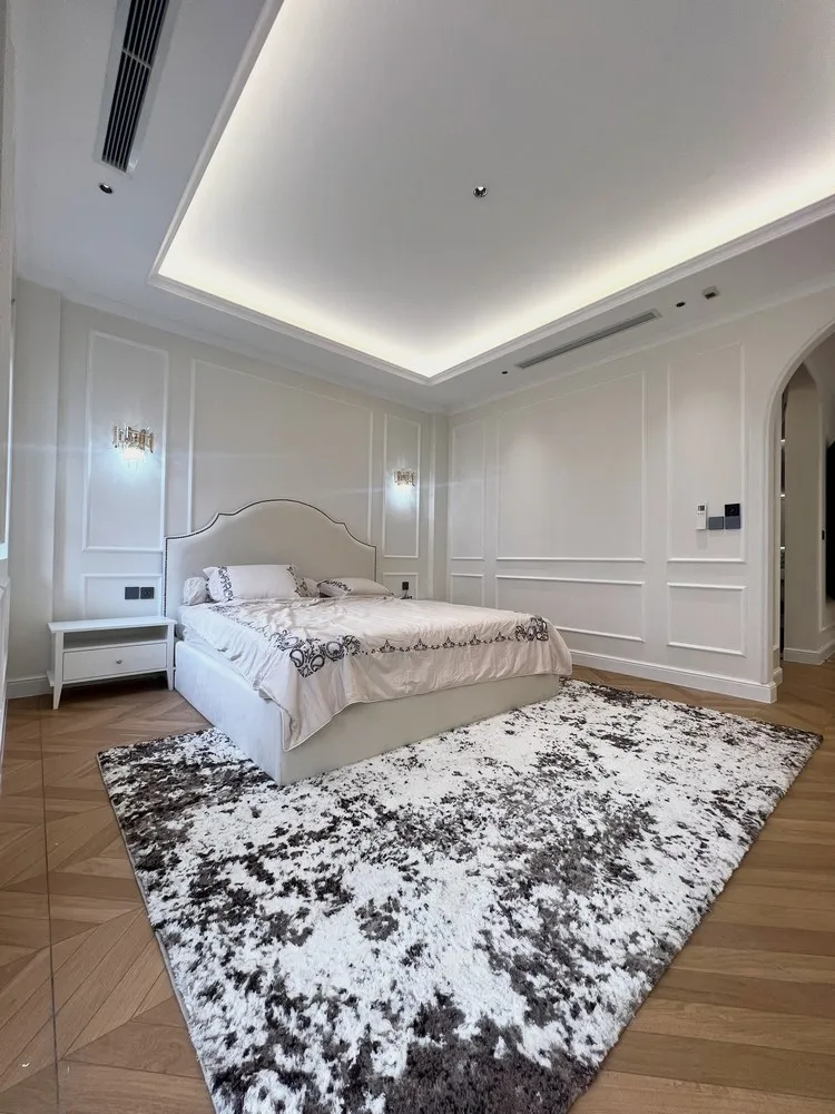 Phòng ngủ chính được Nội thất HOMETAT thiết kế theo phong cách tân cổ điển