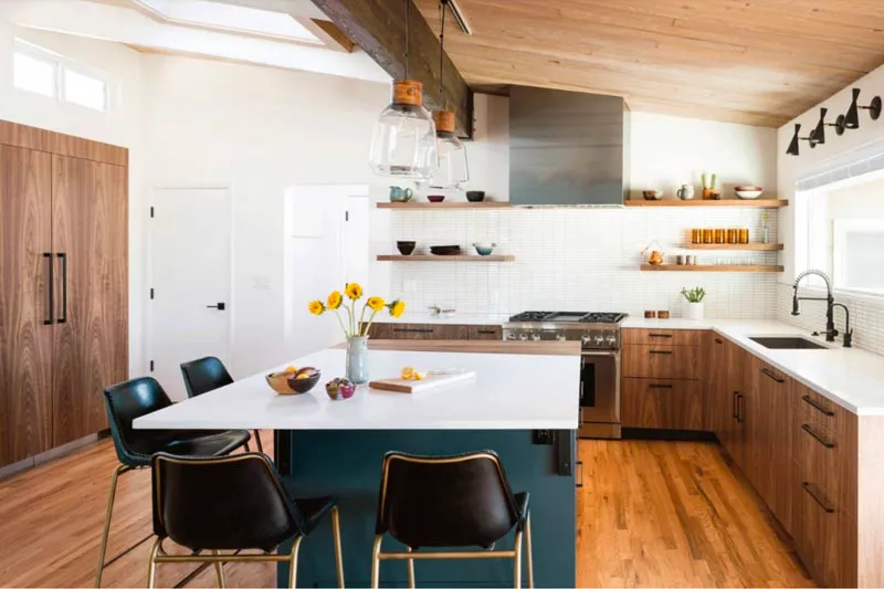 Thi công phòng ăn bằng gỗ MFC là một lựa chọn thú vị để tạo ra không gian ăn uống hiện đại và đẹp mắt trong ngôi nhà của bạn.
