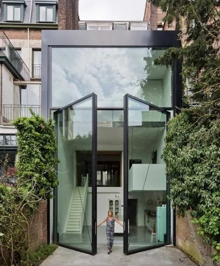 Thiết kế cửa nhôm kính cho căn hộ thông tầng – tại sao không?