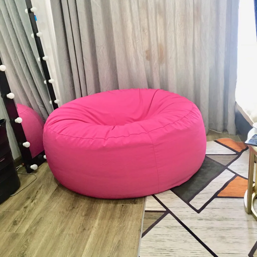 Mẫu ghế lười tròn màu hồng