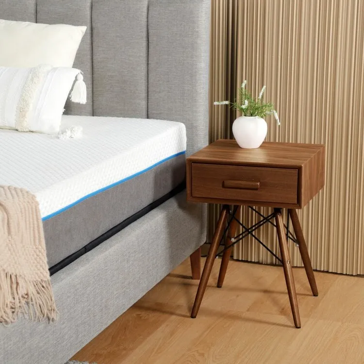 Tủ đầu giường là cặp bài trùng với không gian phòng ngủ hiện đại. 