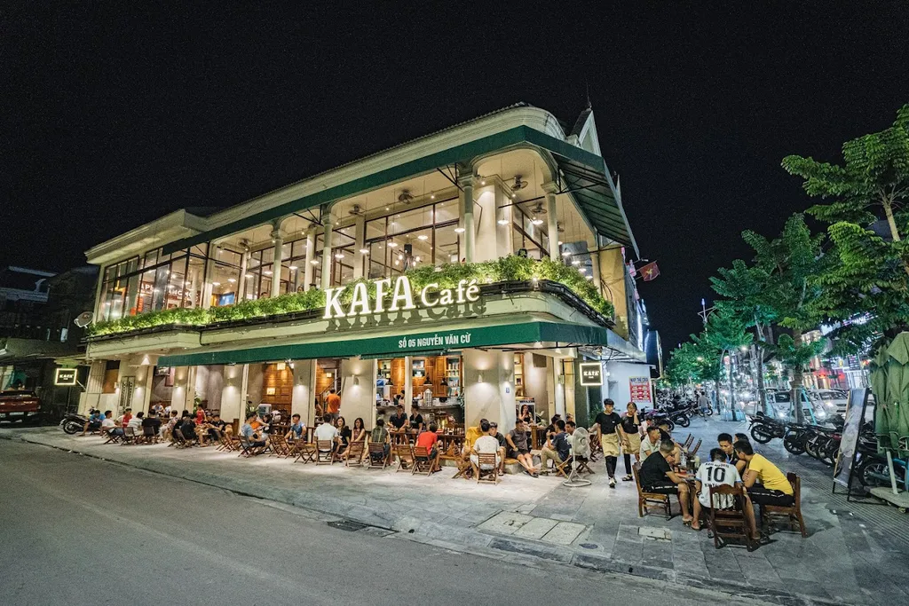 Bên ngoài KAFA Café tại thành phố Vinh