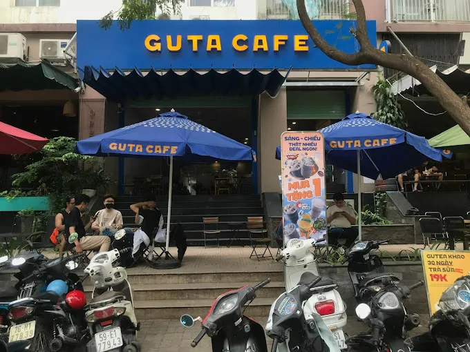 Không gian bên ngoài Guta Cafe Chung cư Hà Đô