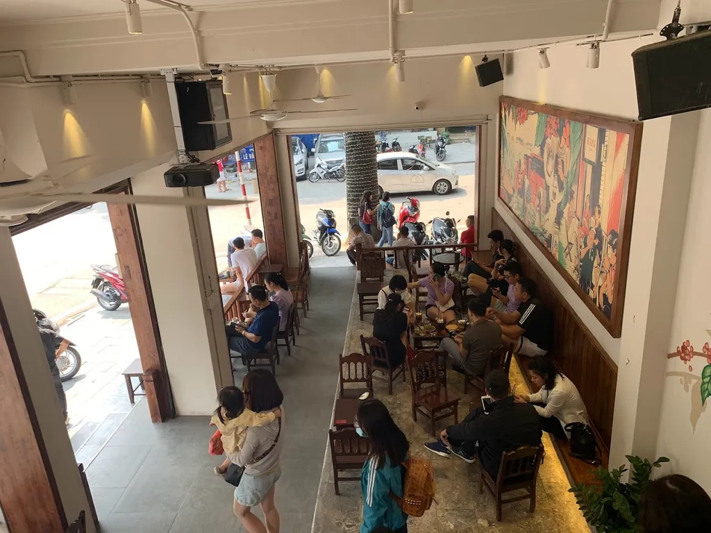 Không gian bên trong KAFA Café chi nhánh Lê Văn Linh